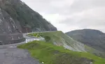 伊吹山ドライブウェイの道。山沿いに道があり、見晴らしがよい。