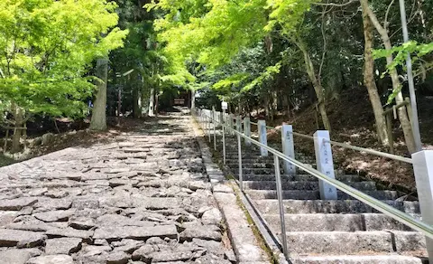 大山白山神社の階段