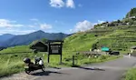 三重の丸山千枚田とバイクが写った写真