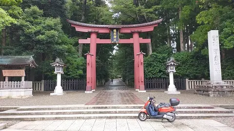 弥彦神社 神社