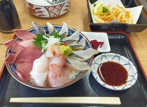 魚市場食堂 富山グルメ