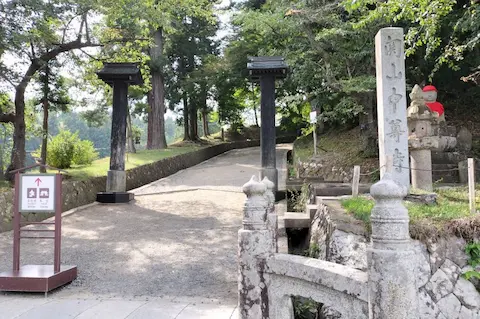 中尊寺の月見坂入口