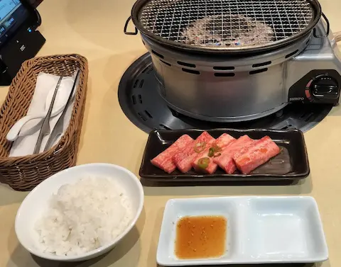 焼肉・冷麺 髭の肉とご飯。