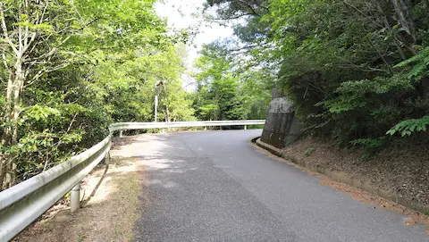 絵下山公園への道路