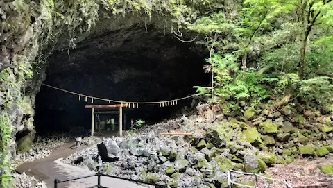 天安河原