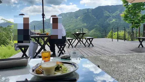 岐阜の絶景カフェCROCE season2のテラス席
