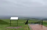 ナイタイ高原牧場の景色。雨で霧が買っているが、見晴らしは抜群。