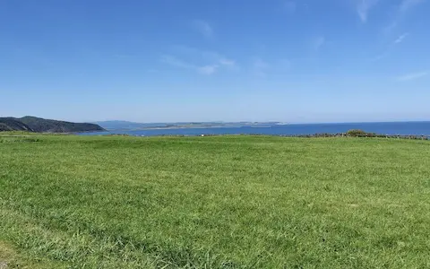 能取岬の草原と壮大な海。